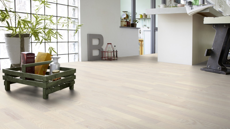 Tarkett Parquet Shade Ash Pearl White 3-strip main product photo