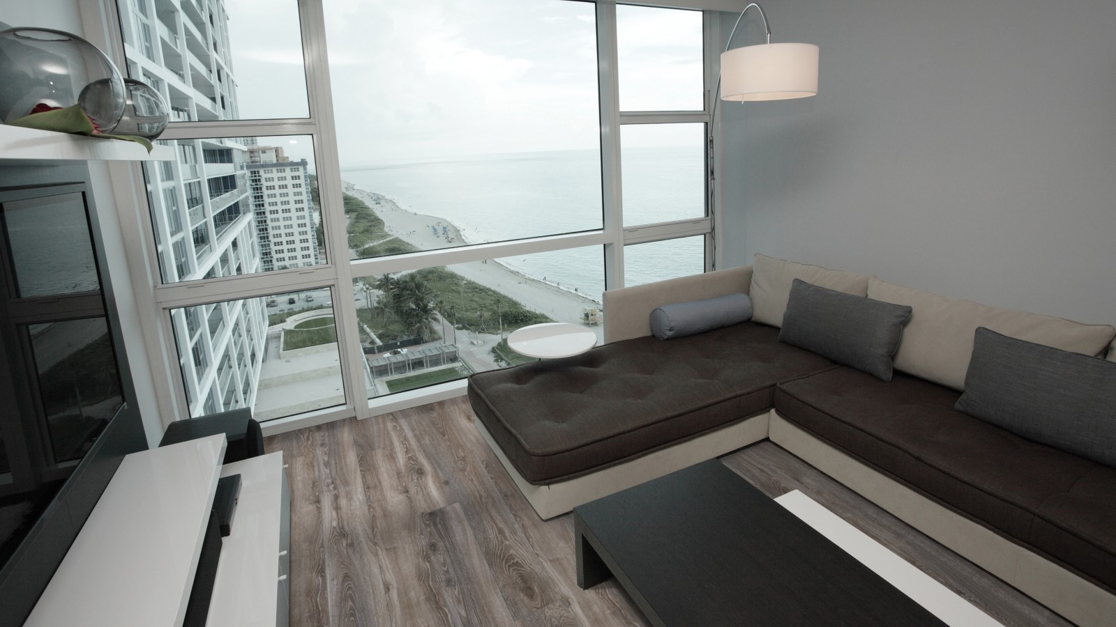 Laminat Wide Highland Eiche Titan D4796 1-Stab Landhausdiele 4V Breite 188mm