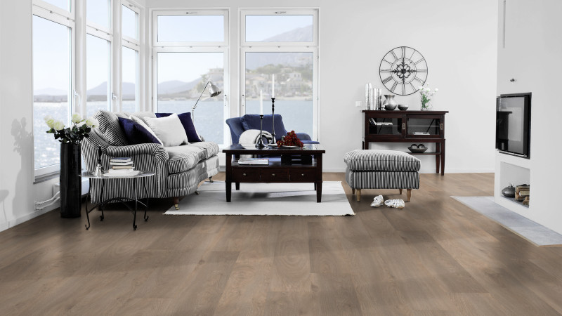 Tarkett Stratifié Woodstock 832 Chêne Soft safran 1 frise 2V main product photo