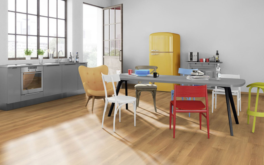 Egger Home Designboden Design+ Eiche charmant 1-Stab Landhausdiele 4V