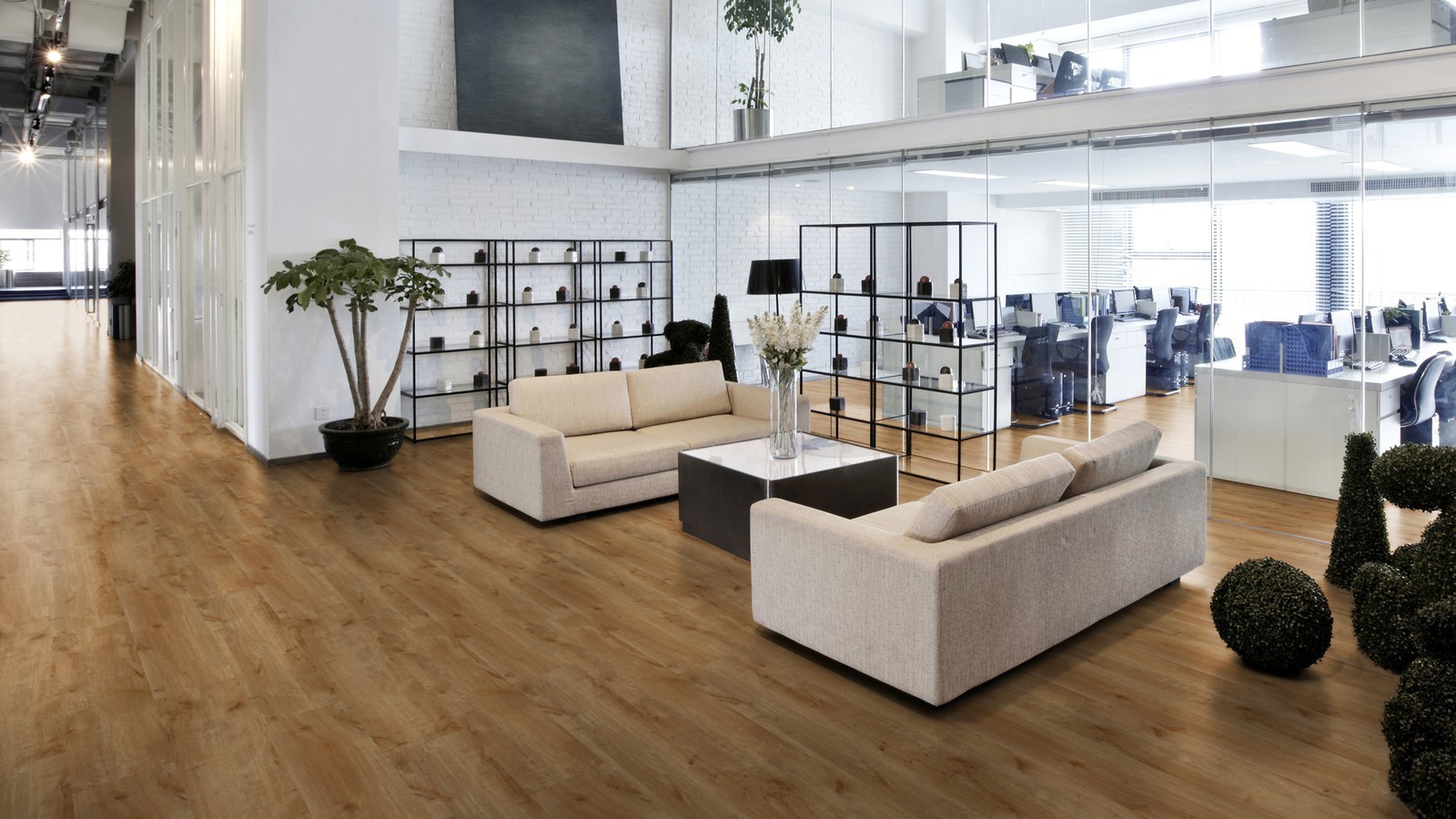 Tarkett Design flooring iD Inspiration Loose-Lay Natural Mountain Oak Plank