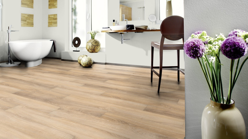 Wineo Laminat Wineo 500 small V4 Traditional Oak Brown 1-Stab Landhausdiele 4V main product photo