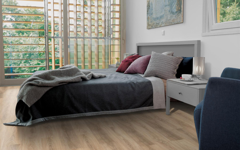 Egger Home Designboden Design+ Eiche sägerau braun 1-Stab Landhausdiele 4V