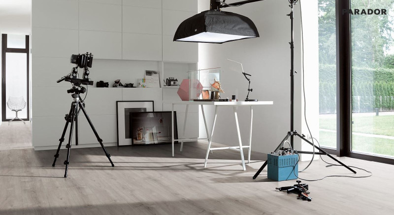 Parador Stratifié Trendtime 6 Chêne Valere chaulé gris perle Lame de château 4V main product photo