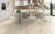 Egger Home suelo de diseño Design+ Roble discreto blanco 1 lama 4V