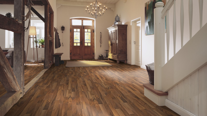 Meister Laminate flooring LC 200 Micala Walnut 211 3-Strip Flooring main product photo