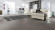Wineo Vinyle 800 Tile XXL Solid Taupe en aspect Carrelage Chanfreins à coller Wineo Vinyle 800 Tile XXL Solid Taupe en aspect Carrelage Chanfreins à coller
