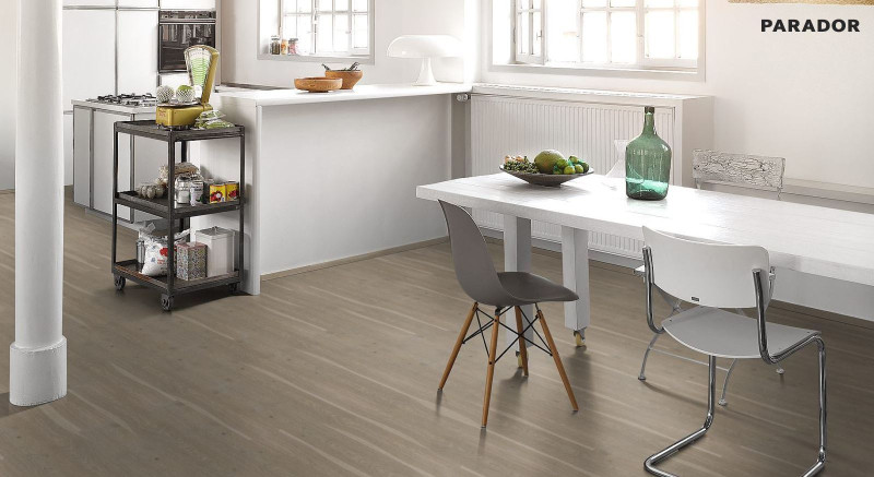 Parador Parkett Trendtime 4 Living Eiche Metallic Landhausdiele 4V main product photo