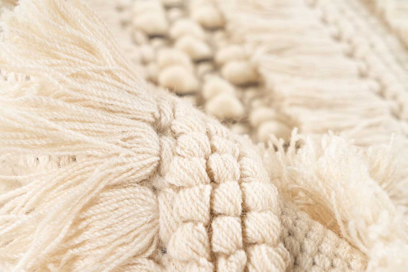 Boho Wollteppich STREIFEN Natural Creme Beige mit Fransen rechteckig 18mm Raum4