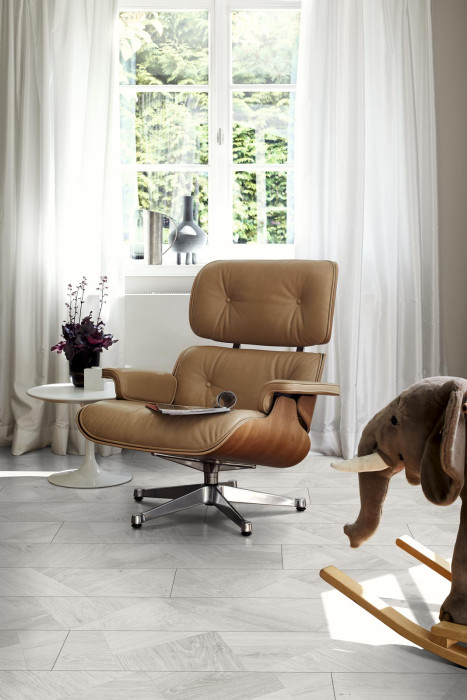 Egger Home Sol organique 8/31 Large Chêne des Bermudes blanc EHC029 Motif de lame individuel 4V main product photo