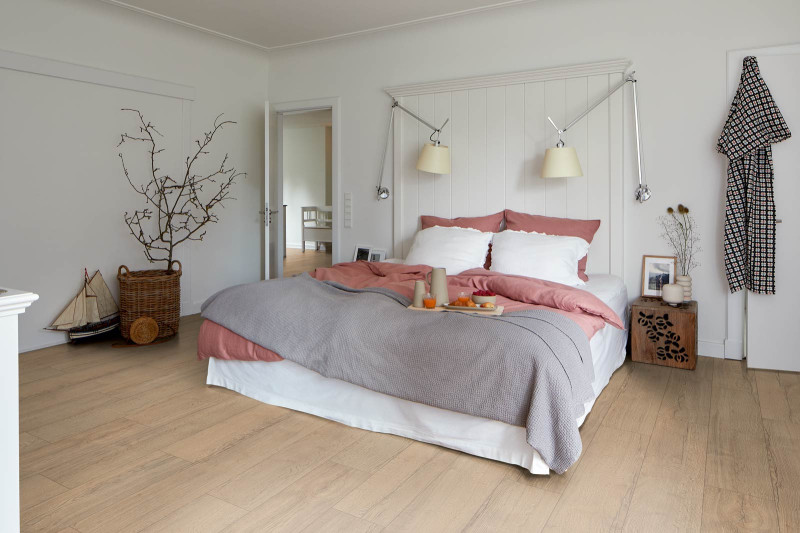 Egger Home Laminat 8/32 Classic Elva Eiche natur EHL146 1-Stab Landhausdiele 4V main product photo