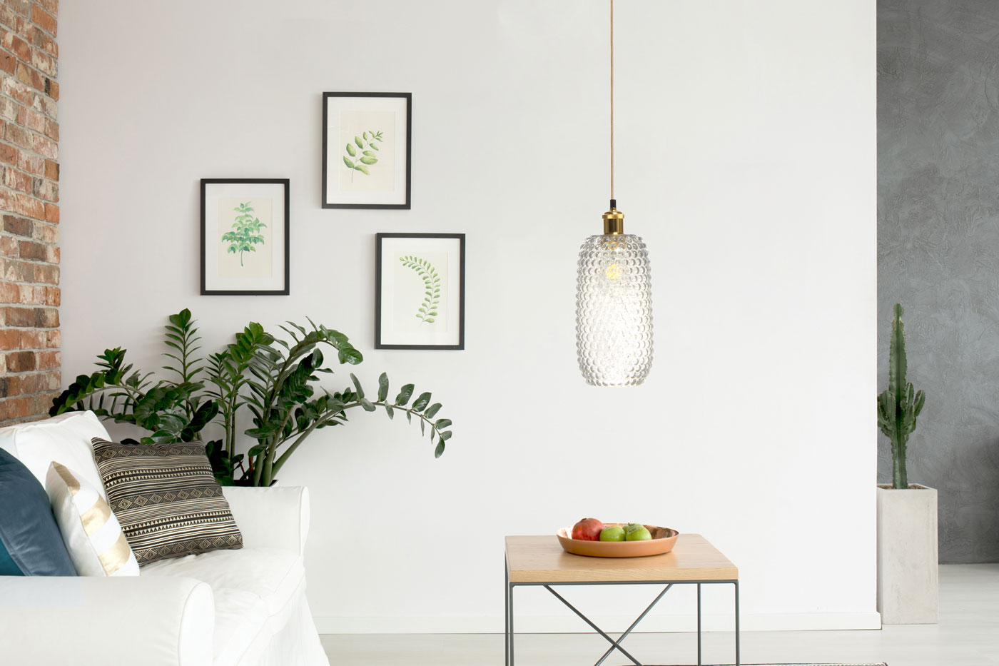 Hängelampe Lady im Moderne Design in Farbe Klar aus Glas handgefertigt Raum2