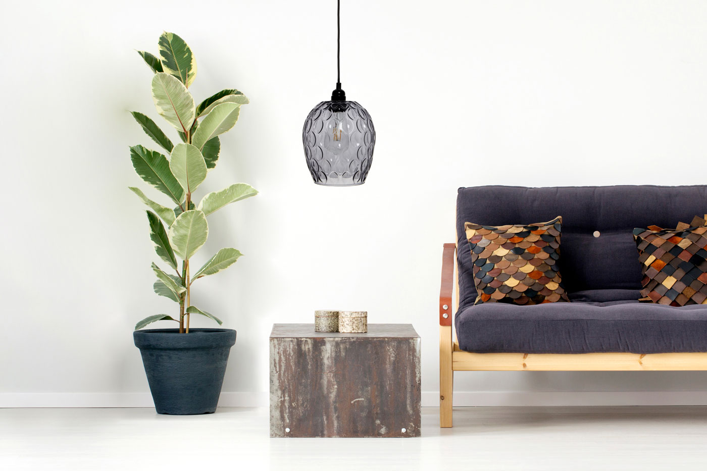 Hängelampe Season im Moderne Design in Farbe Grau aus Glas handgefertigt Raum2