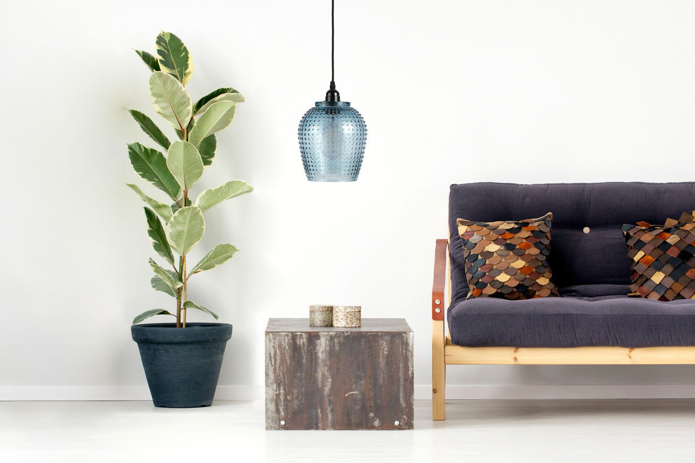 Hängelampe Waterlily im Moderne Design in Farbe Blau aus Glas handgefertigt Raum2