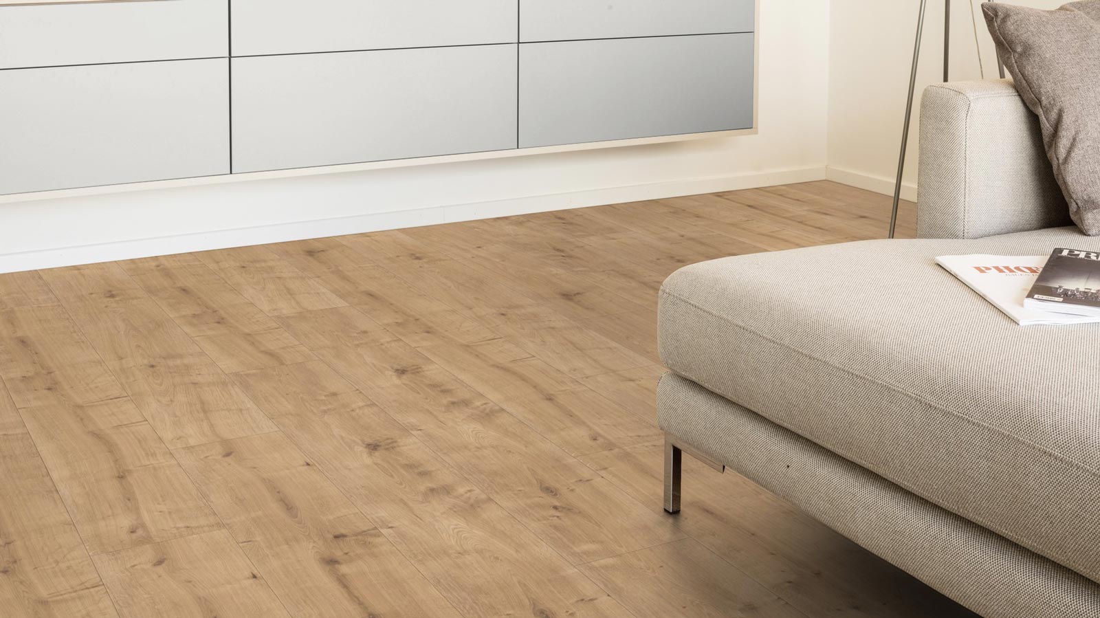 Kings Canyon Laminat Classic Normaldiele Eiche Chiara 1-Stab Landhausdiele 4V Raum6