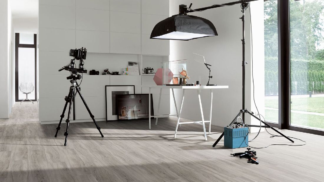 Parador Vinylboden Basic 5.3 Eiche pastellgrau 1-Stab Landhausdiele 4V Trittschalldämmung Raum7