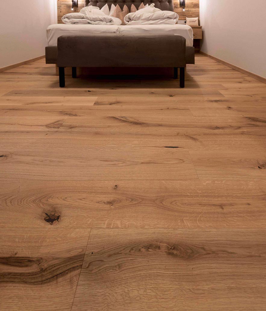 Admonter Parkett FLOORs Eiche Stone Rustic gebürstet 1-Stab Landhausdiele 4V 192x2000 Raum3