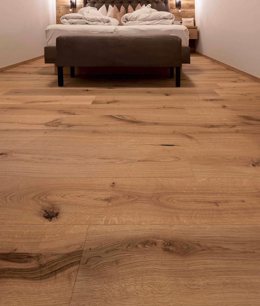 Admonter Parkett FLOORs Eiche Stone Rustic gebürstet 1-Stab Landhausdiele 4V 192x2400 Raum3