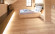 Admonter Parkett FLOORs Lärche Weiss Naturelle gebürstet 1-Stab Landhausdiele 4V 195x2000 Nut & Feder Raum2 Admonter Parkett FLOORs Lärche Weiss Naturelle gebürstet 1-Stab Landhausdiele 4V 195x2000 Nut & Feder Raum2