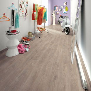 Egger Basic Laminate Flooring 7/31 Classic Belfort Oak silver EBL020 1-plank wideplank / Endless look