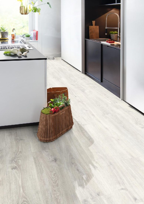 Egger Home Design flooring 7.5/33 Large White Waltham oak EHD030 1-strip 4V main product photo