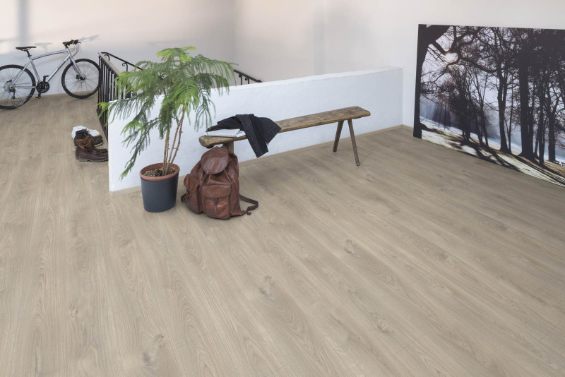 Egger Home Laminate 10/32 Classic Oak plain silver EHL116 1-strip 4V main product photo