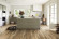 Egger Home Laminat 8/32 Classic Aqua Plus Brown Perganti Walnut EHL075 1-Stab Landhausdiele 4V Raum2 Egger Home Laminat 8/32 Classic Aqua Plus Brown Perganti Walnut EHL075 1-Stab Landhausdiele 4V Raum2