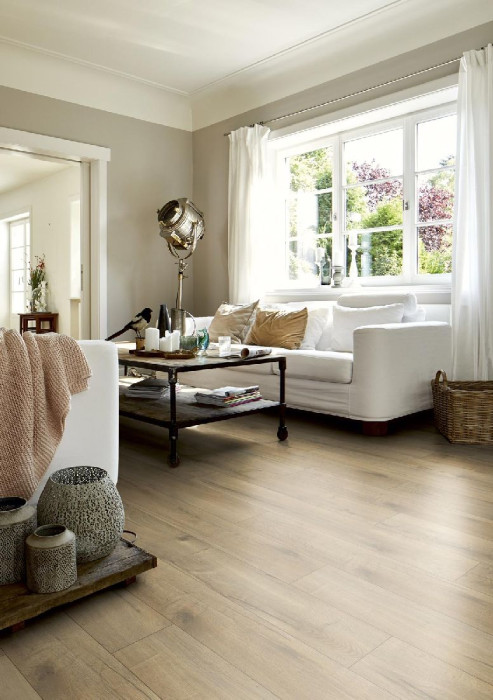 Egger Home Stratifié 8/32 Classic Brown Loja Oak EHL143 1 frise 4V main product photo