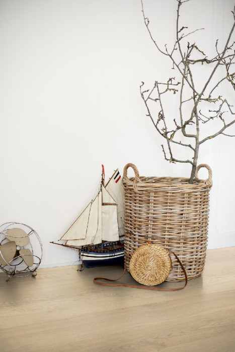 Egger Home Laminat 8/32 Classic White Matera Oak EHL107 1-Stab Landhausdiele main product photo