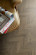 Egger Home Laminat 8/32 Kingsize Brown Weinburg Oak EHL066 Fischgrät Raum3 Egger Home Laminat 8/32 Kingsize Brown Weinburg Oak EHL066 Fischgrät Raum3