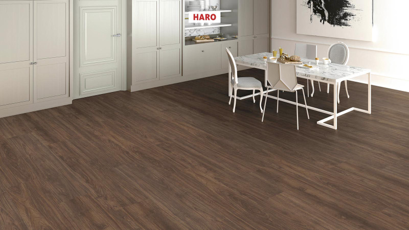 HARO Designboden DISANO Saphir Nussbaum strukturiert 1-Stab Landhausdiele M4V main product photo