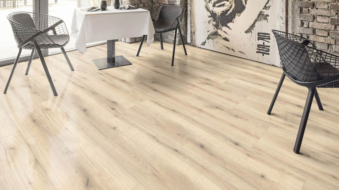 Kings Canyon Laminat Classic Extra-Breitdiele Eiche Valyria hell Breitdiele XL 4V Raum4