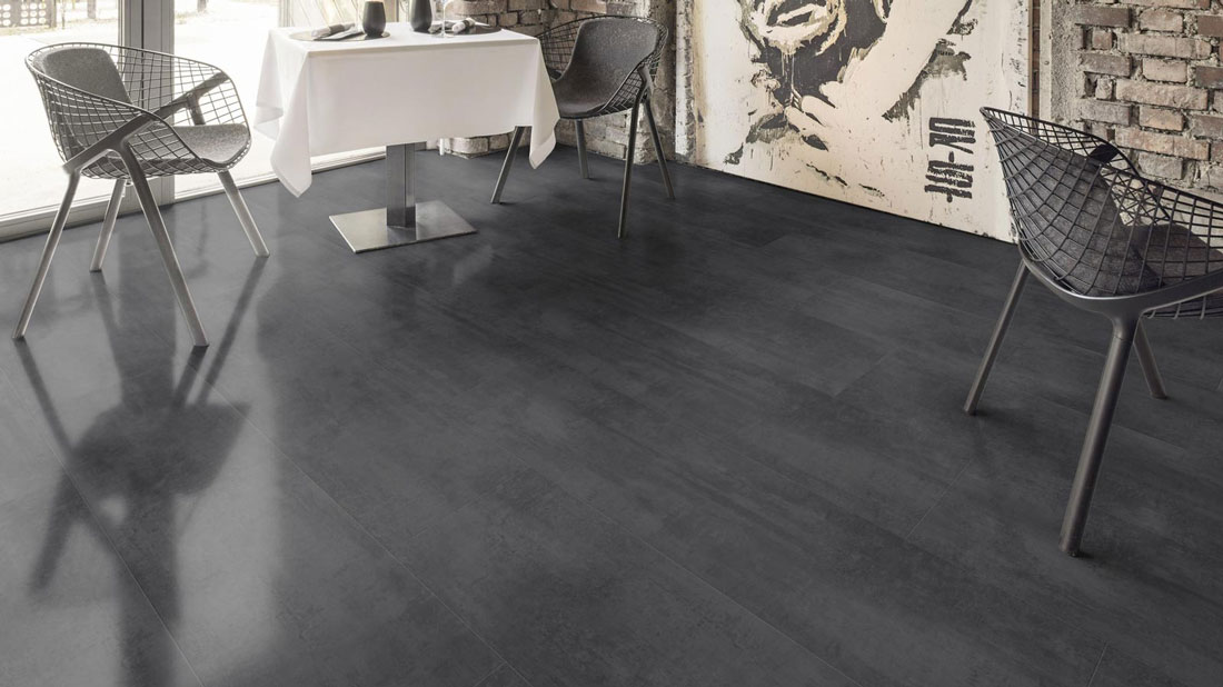 Kings Canyon Laminat Classic RealFeel Beton Anthrazit Fliese XXL 4V Raum4