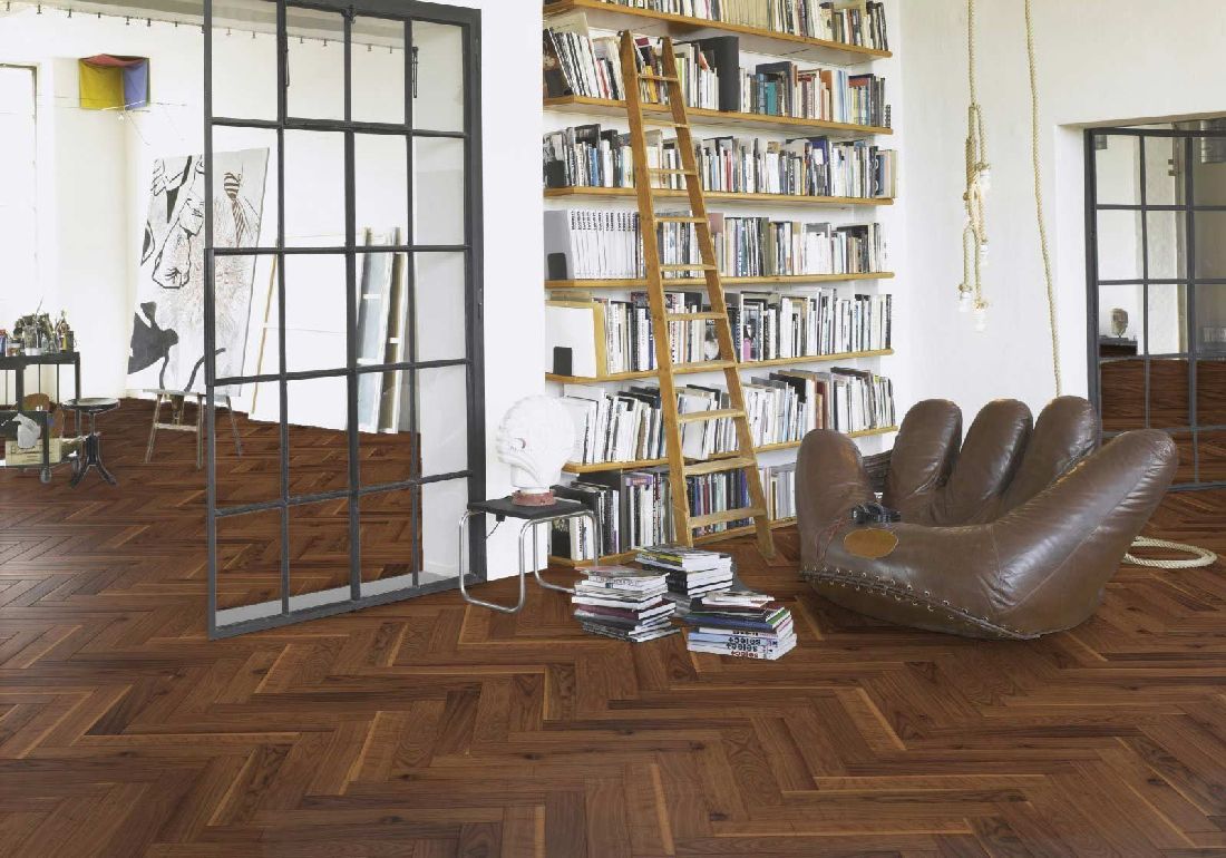 Parador Parkett Trendtime 3 Walnuss amerikanisch Natur lackversiegelt matt Stab (Fischgrät) M4V Raum4