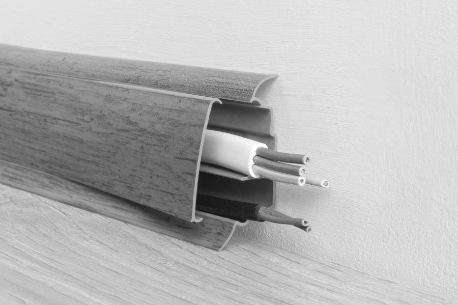 Skirting board QUE Oak Arctic Matt 250 cm