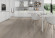 Skaben Design Rhino 55 Albion Eiche greige Real Feel 1-Stab Landhausdiele 4V zum Kleben Raum4 Skaben Design Rhino 55 Albion Eiche greige Real Feel 1-Stab Landhausdiele 4V zum Kleben Raum4