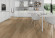 Skaben Design Rhino 55 Milano Eiche gold braun Real Feel 1-Stab Landhausdiele 4V zum Kleben Raum2 Skaben Design Rhino 55 Milano Eiche gold braun Real Feel 1-Stab Landhausdiele 4V zum Kleben Raum2