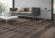 Skaben Design Rhino 55 Nussbaum Vienna dunkelbraun Real Feel 1-Stab Landhausdiele 4V zum Kleben Raum3 Skaben Design Rhino 55 Nussbaum Vienna dunkelbraun Real Feel 1-Stab Landhausdiele 4V zum Kleben Raum3