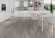 Skaben Design Rhino 55 Parisien Eiche greige Real Feel 1-Stab Landhausdiele 4V zum Kleben Raum4 Skaben Design Rhino 55 Parisien Eiche greige Real Feel 1-Stab Landhausdiele 4V zum Kleben Raum4
