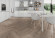 Skaben Design Rhino 55 Scandi Eiche natürlich dunkel Real Feel Fischgrät Herringbone 4V zum Kleben Raum4 Skaben Design Rhino 55 Scandi Eiche natürlich dunkel Real Feel Fischgrät Herringbone 4V zum Kleben Raum4