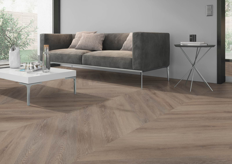 Skaben Vinylboden Design Rhino 55 Scandi Eiche natürlich dunkel Real Feel französisches Fischgrät Chevron zum Kleben main product photo