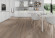 Skaben Design Rhino Click 55 Scandi Eiche natürlich dunkel Real Feel 1-Stab Landhausdiele 4V Trittschalldämmung Raum4 Skaben Design Rhino Click 55 Scandi Eiche natürlich dunkel Real Feel 1-Stab Landhausdiele 4V Trittschalldämmung Raum4
