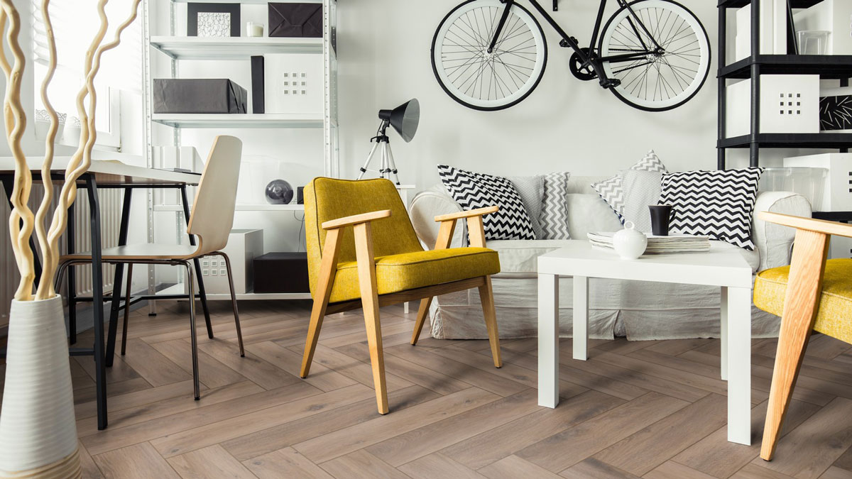 Skaben Laminat Herringbone Eiche Madrid Fischgrät 4V Raum8