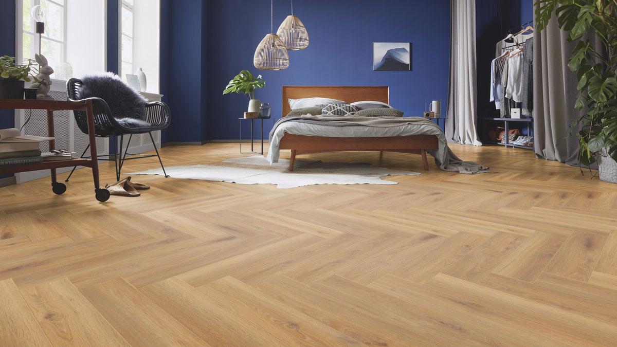 Skaben Laminat Herringbone Eiche Pontevedra Fischgrät 4V Raum5