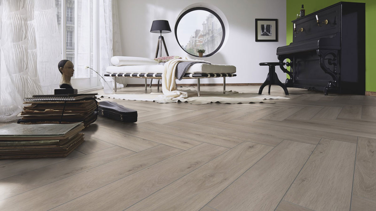 Skaben Laminat Herringbone Eiche Sevilla Fischgrät 4V Raum4