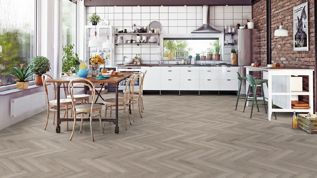 Skaben Laminat Herringbone Eiche Sevilla Fischgrät 4V Raum5