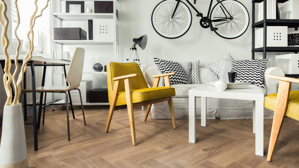 Skaben Laminat Herringbone Eiche Tarifa Fischgrät 4V Raum8