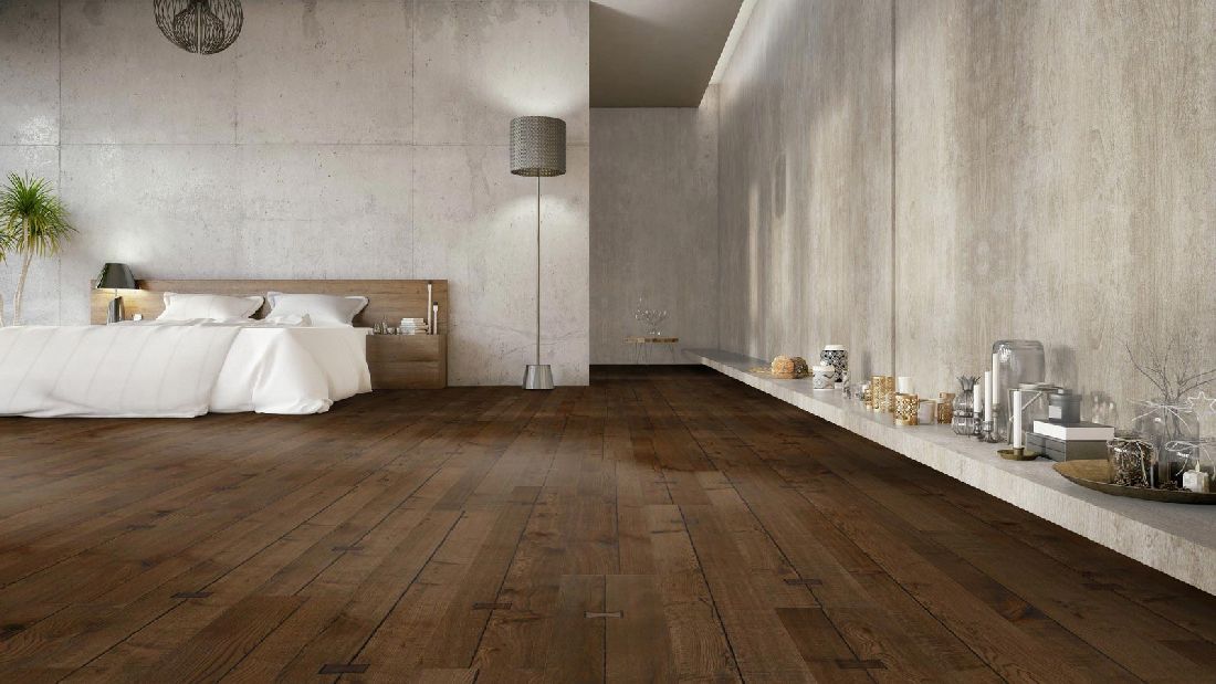 Skaben Parkett Bremen Antique Eiche Rustikal, antik schwarze Längsrisse, Schwalbenschwanztechnik geölt Landhausdiele 4mm 4VM Raum3