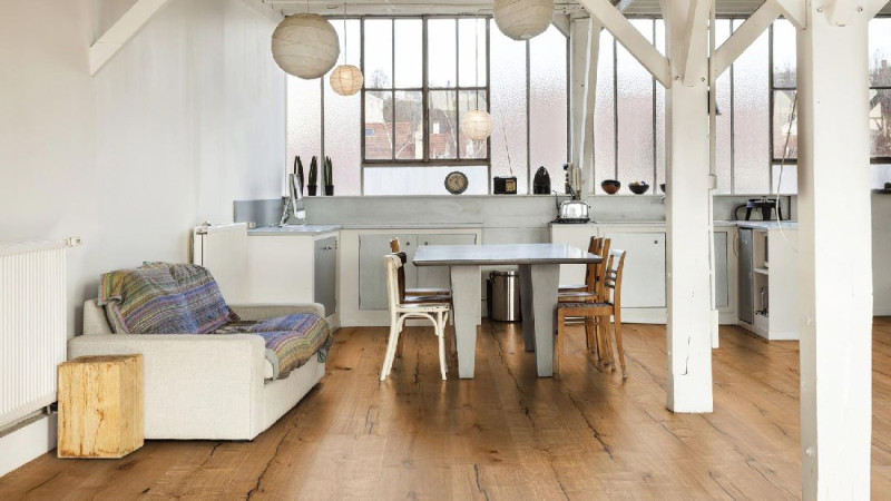 Skaben Parquet Bremen XXL Chêne Rustique brossé en profondeur, fissures longitudinales huilé 1 frise XXL 4mm 4VM main product photo