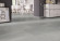 Skaben Vinylboden massiv Life 30 Steinweg Grau Fliese Raum5 Skaben Vinylboden massiv Life 30 Steinweg Grau Fliese Raum5